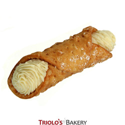 Traditional Italian Cannolis