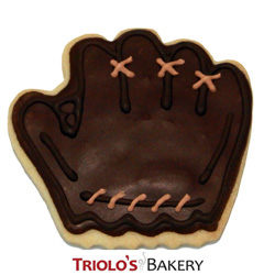 The Baseball Glove Cookie Favor, perfect for baseball themed parties, world series party, little league celebration, high school baseball team parties, fundraisers, and championship parties.