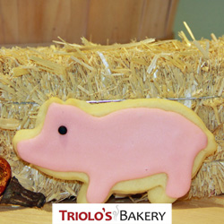 The Pink Piglet Cookie Favor, perfect for farm stands, NH Fair grounds, 4-H Fair, petting zoo and farm themed parties.  Send in a gift basket or cookie bouquet.